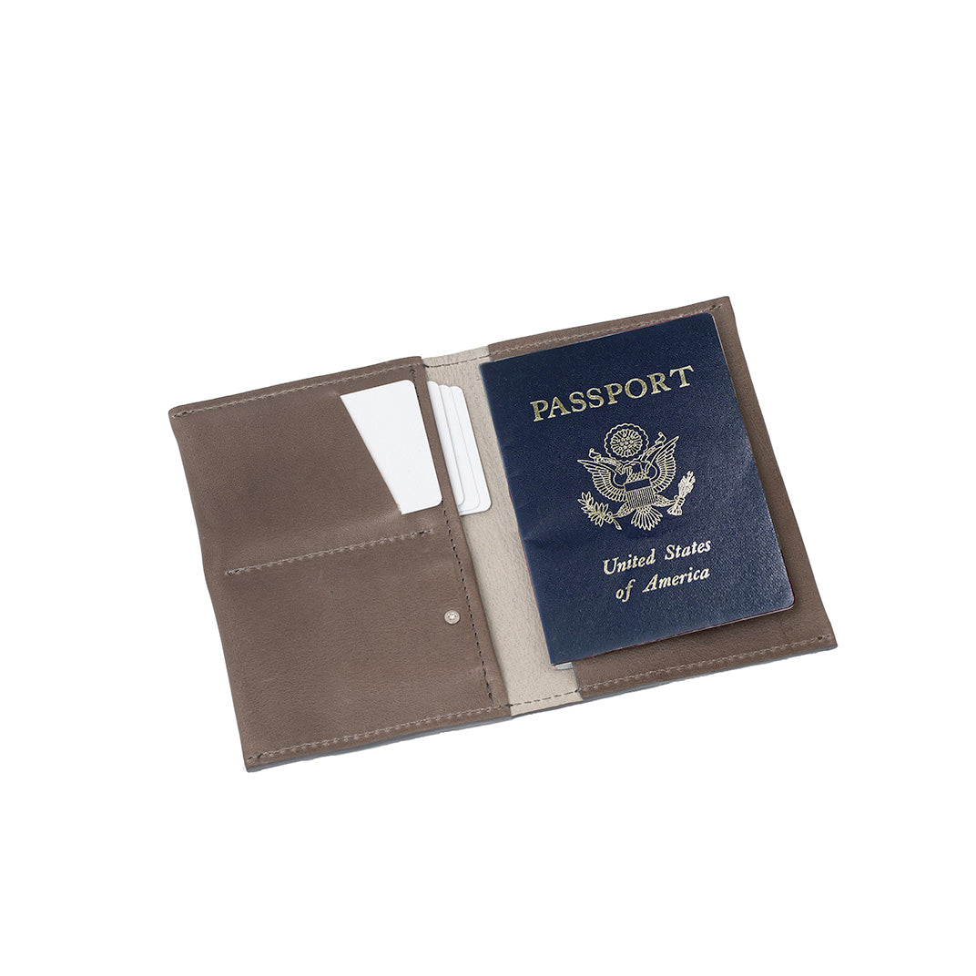 Leather Passport Holder 2.0 for AirTag
